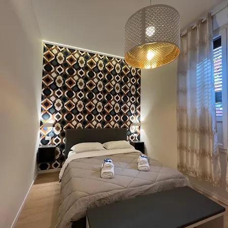 La Deluxe & Guest house *