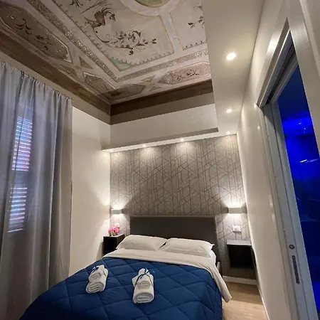 Guest house La Deluxe & *