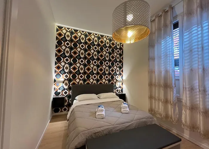 La Deluxe & Guest house *